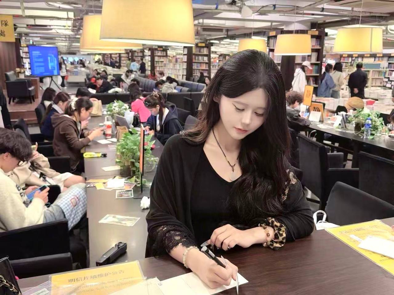 福建 泉州 编号：278725 (点击复制)
➡️ 