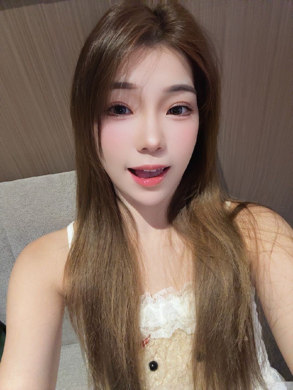 广东 深圳 编号：488045 (点击复制)
➡️ 