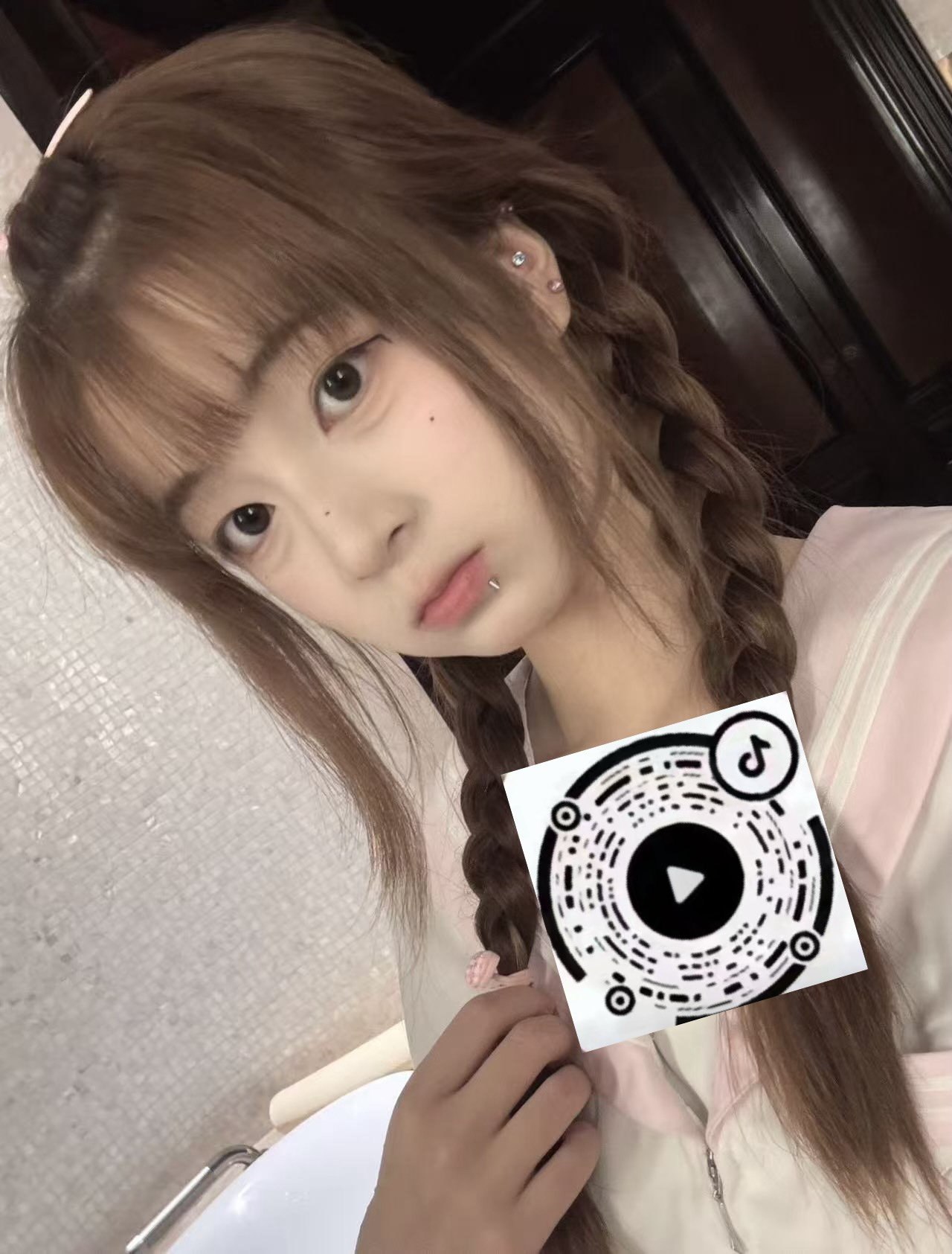 广东 广州 编号：159741 (点击复制)
➡️ 