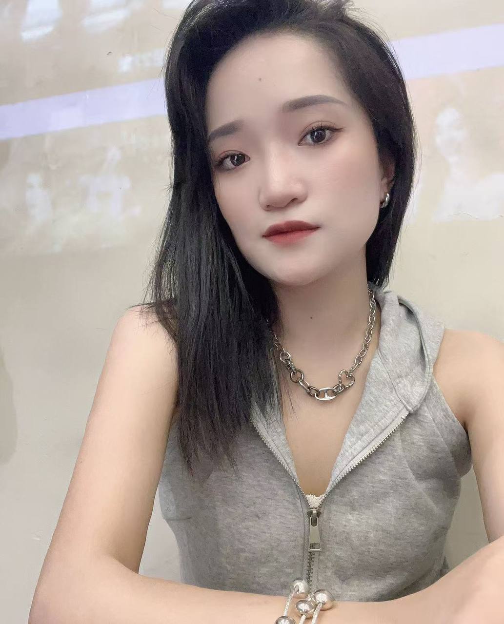 贵州 贵阳 编号：165704 (点击复制)
➡️ 