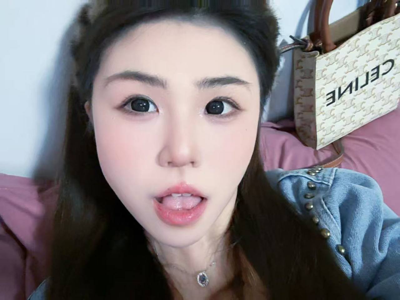 贵州 贵阳 编号：988506 (点击复制)
➡️ 