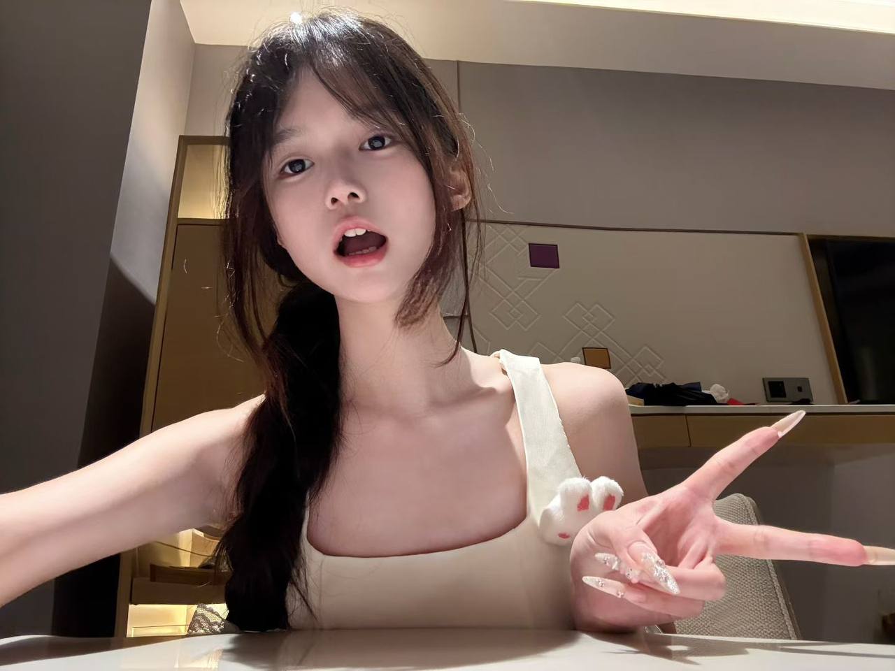 贵州 贵阳 编号：157645 (点击复制)
➡️ 