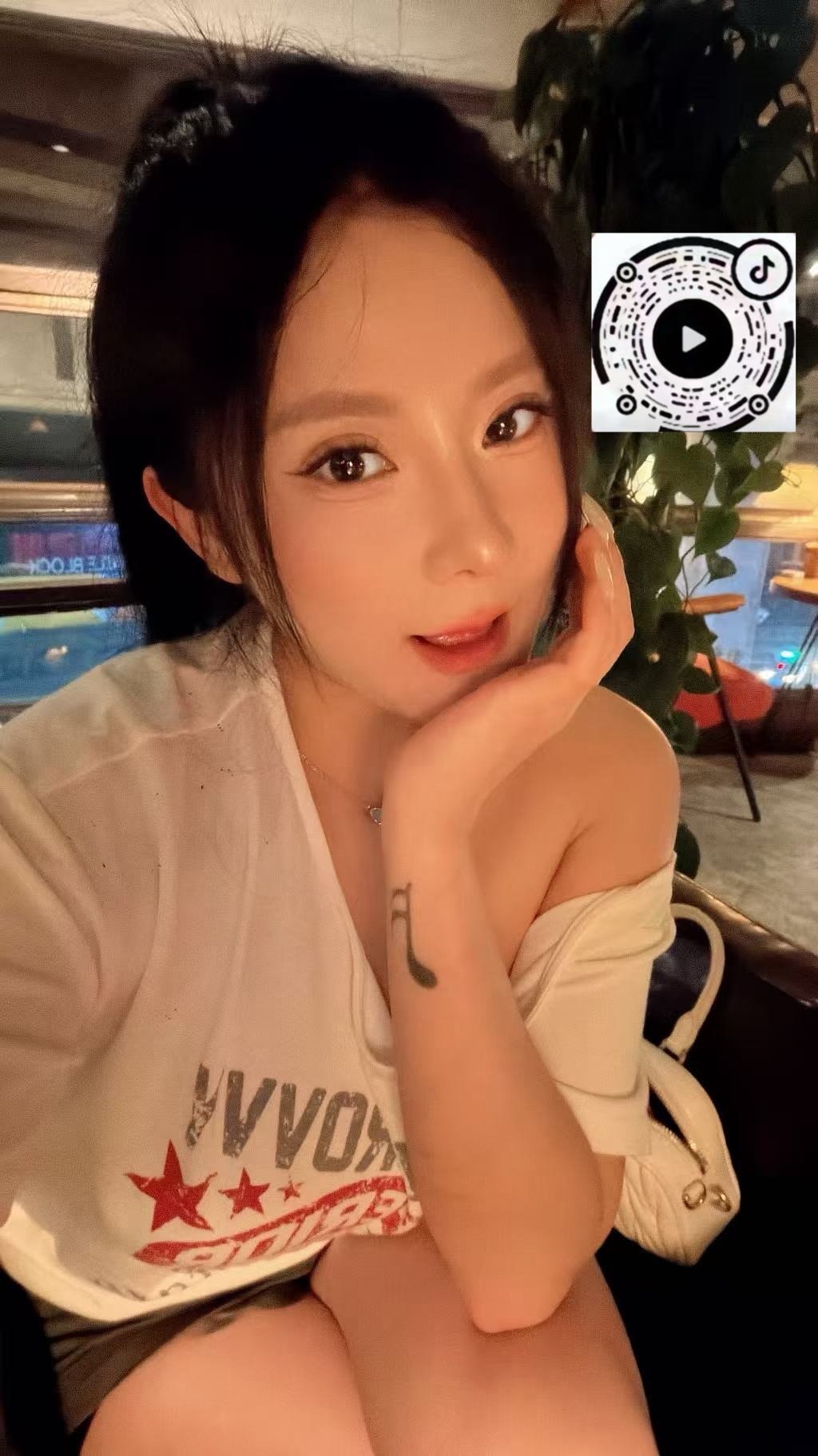 贵州 贵阳 编号：213912 (点击复制)
➡️ 