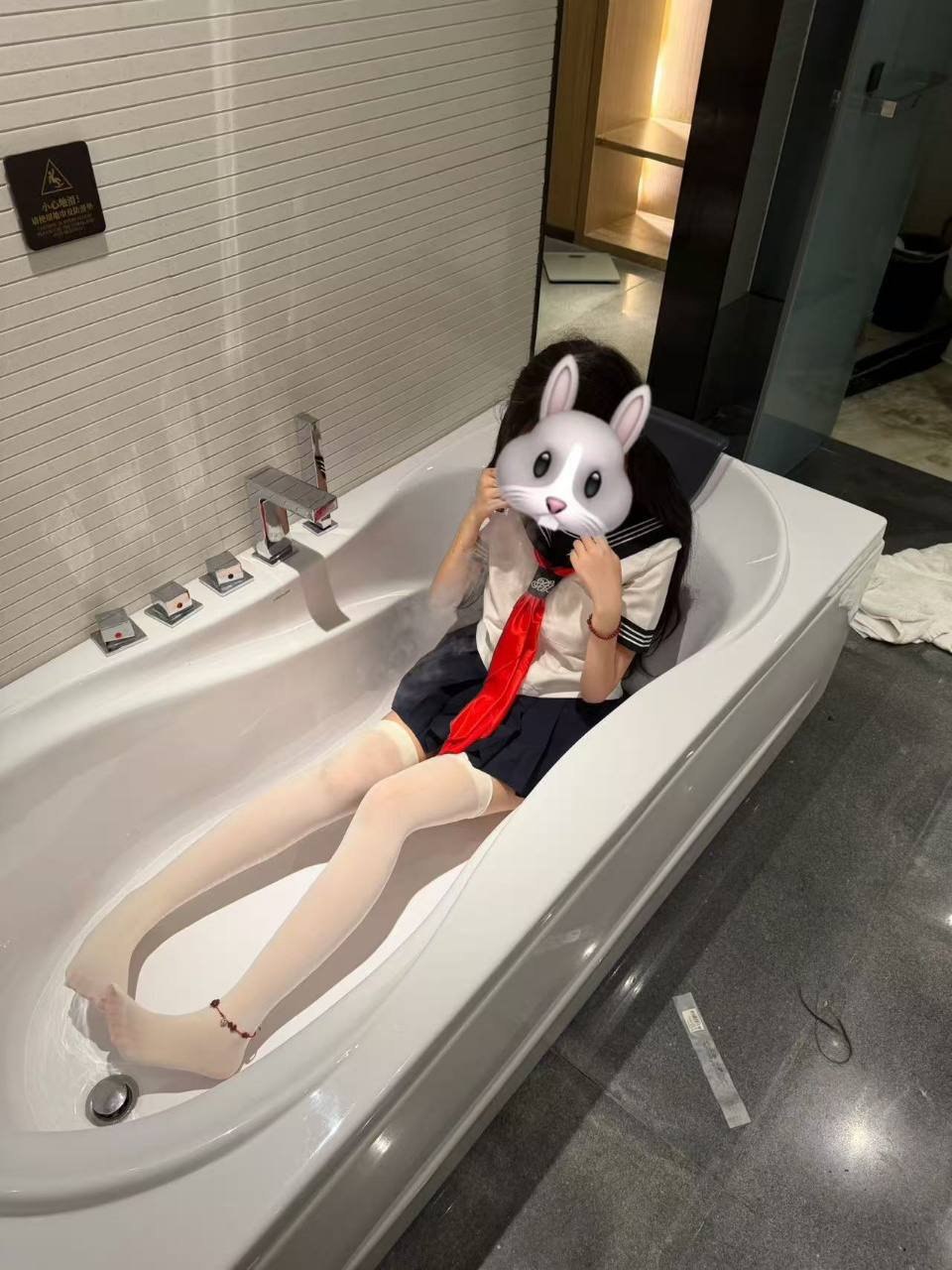 河南 郑州 编号：357774 (点击复制)
➡️ 