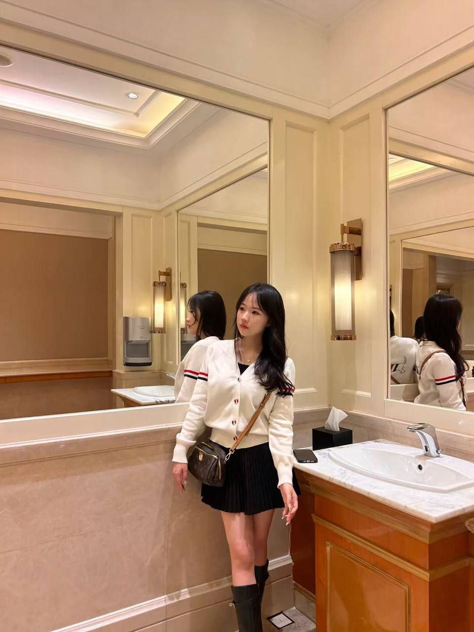 湖北 武汉 编号：232488 (点击复制)
➡️ 
