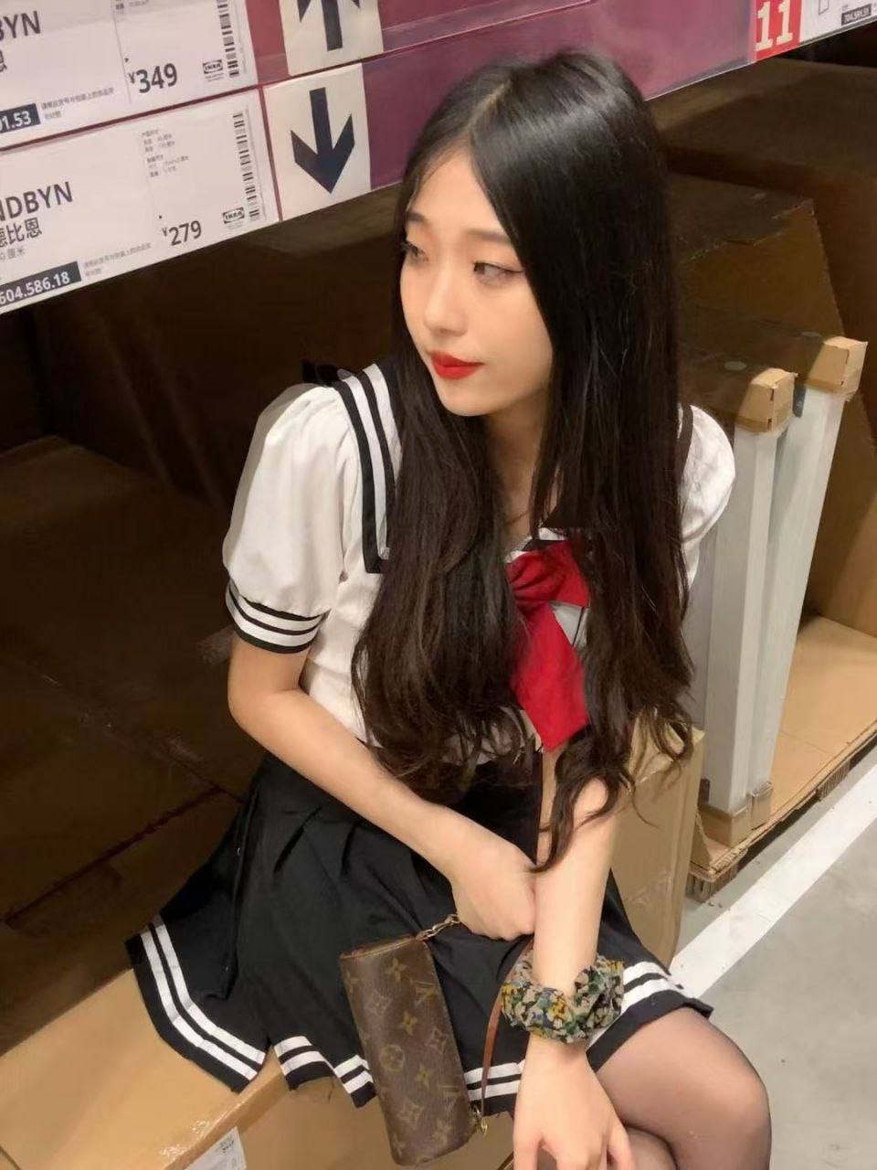江苏 无锡 编号：009298 (点击复制)
➡️ 