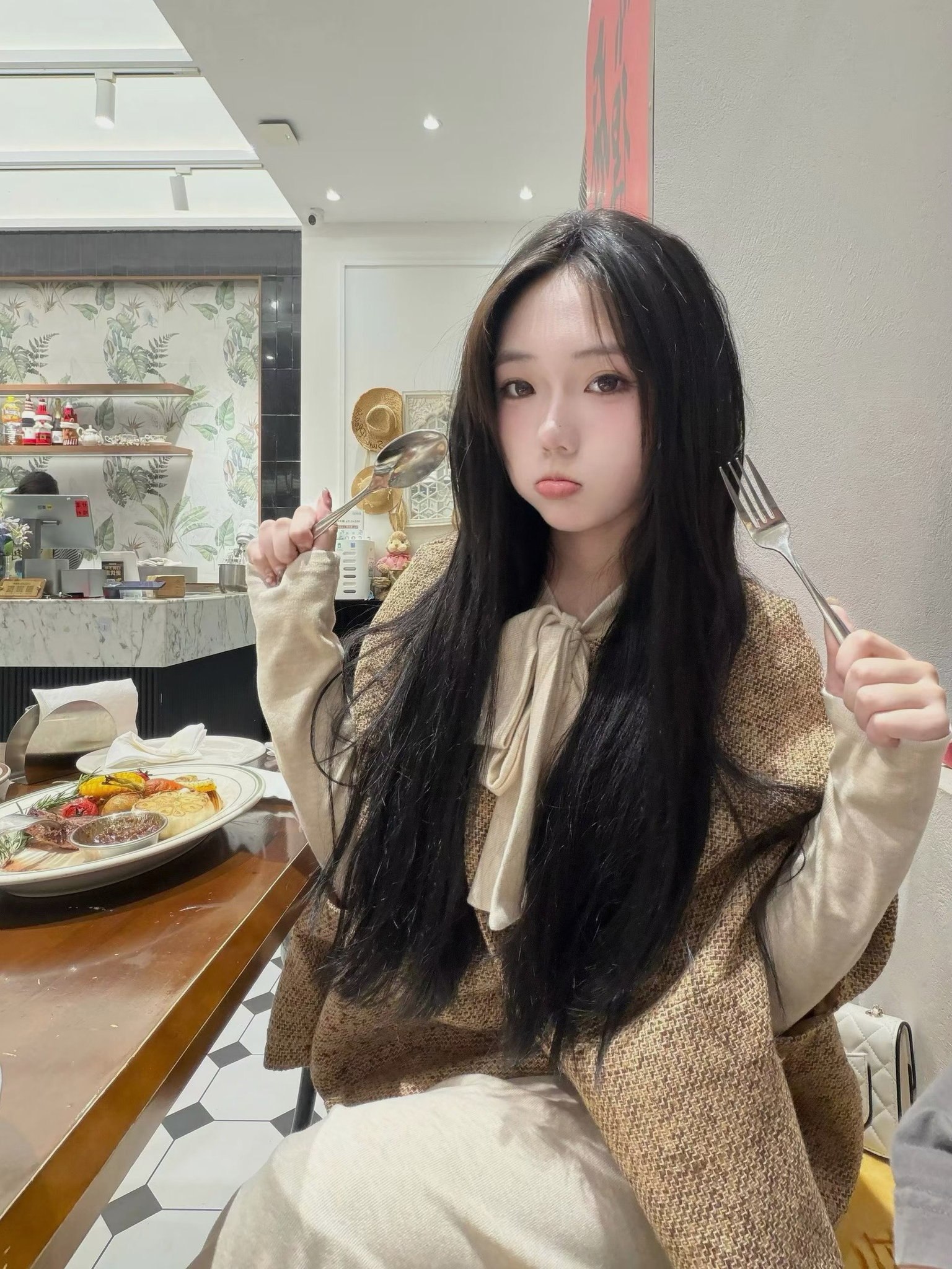 江苏 盐城 编号：746353 (点击复制)
➡️ 