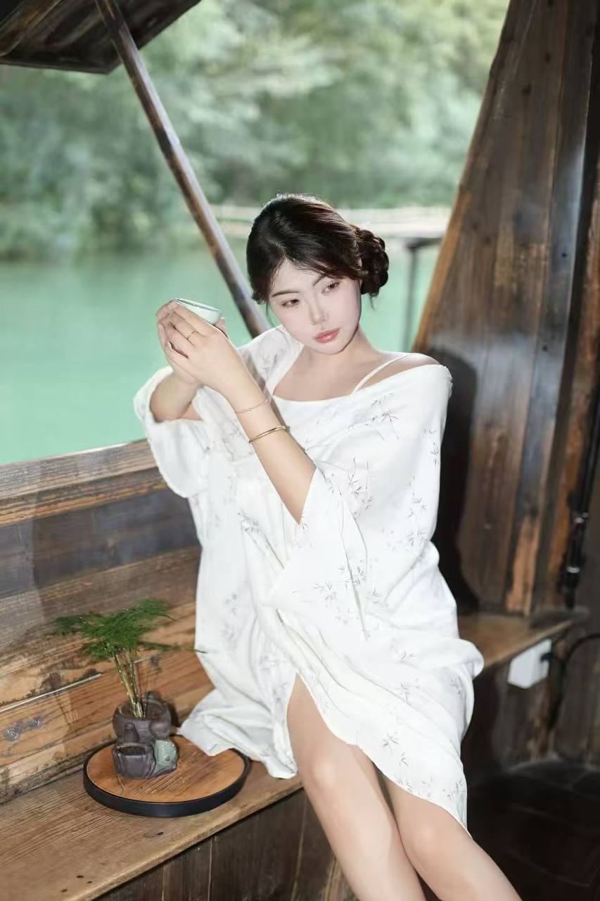江苏 南京 编号：179533 (点击复制)
➡️ 