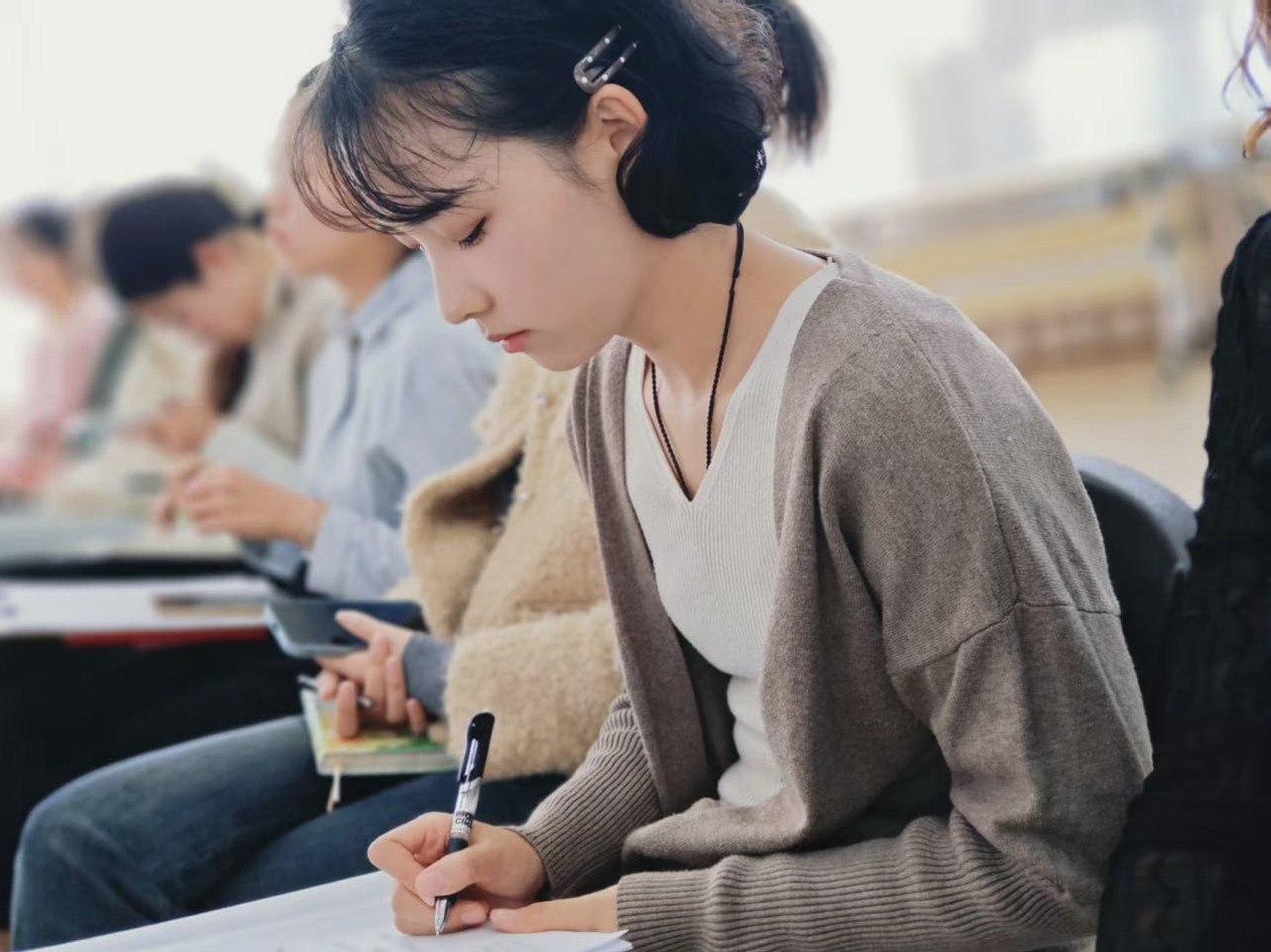 江苏 扬州 编号：662726 (点击复制)
➡️ 