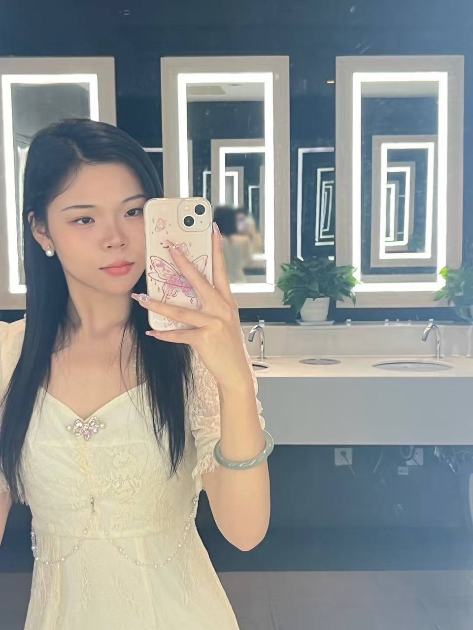 江西 赣州 编号：830534 (点击复制)
➡️ 