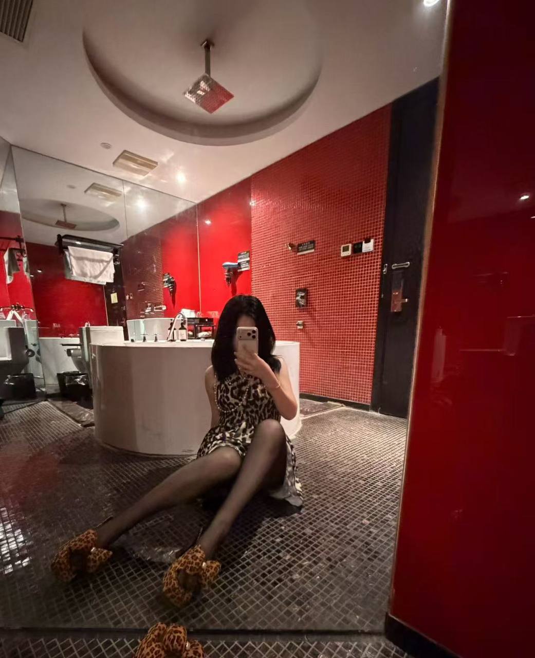 江西 南昌 编号：987798 (点击复制)
➡️ 