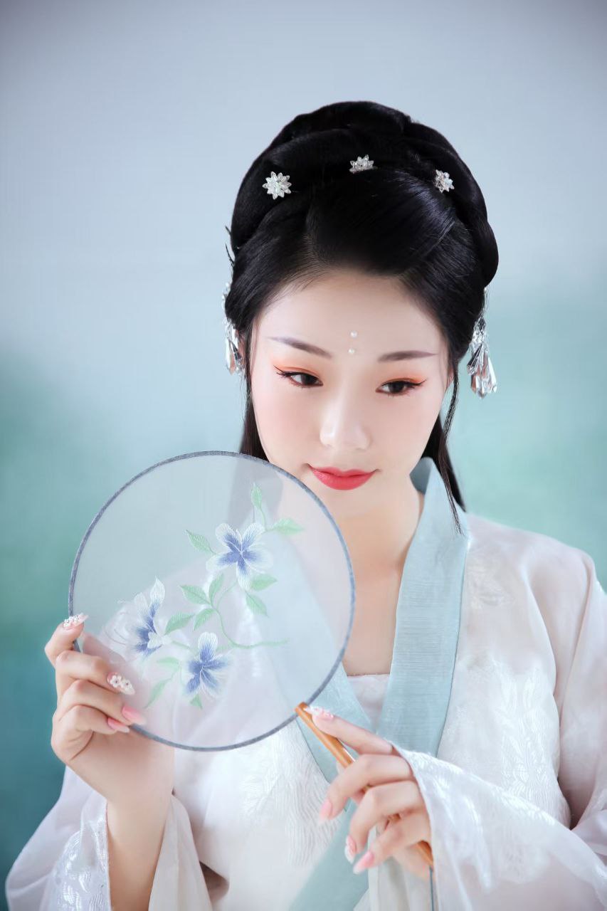 江西 南昌 编号：239932 (点击复制)
➡️ 