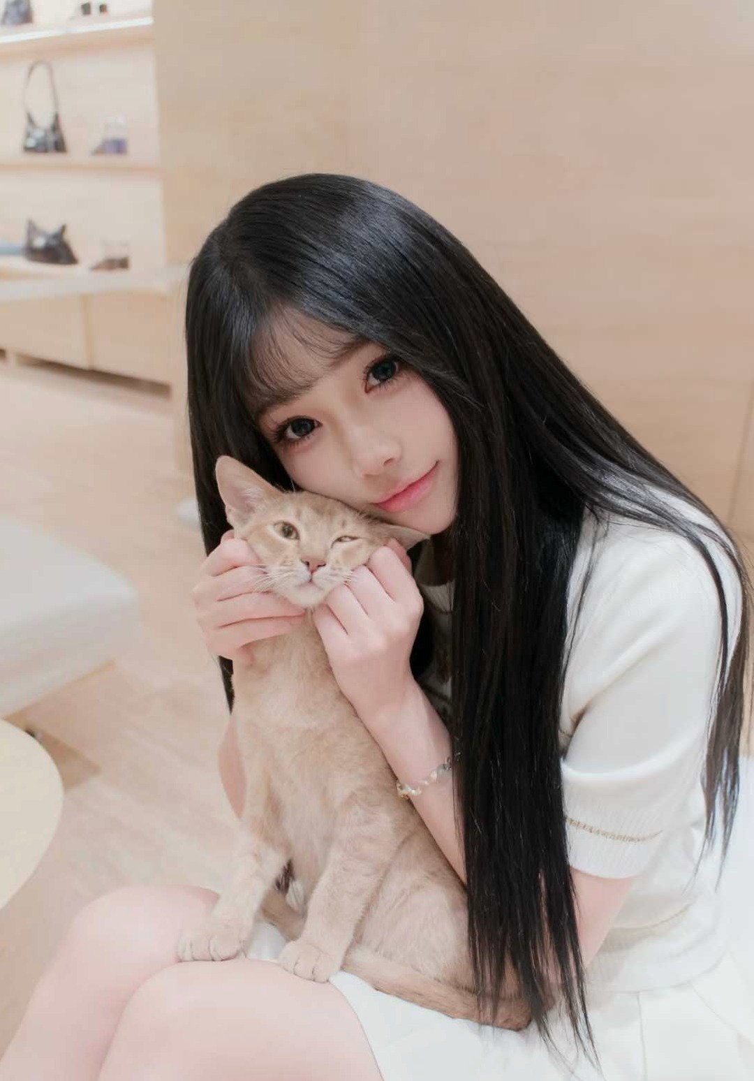 上海 编号：373827 (点击复制)
➡️ 