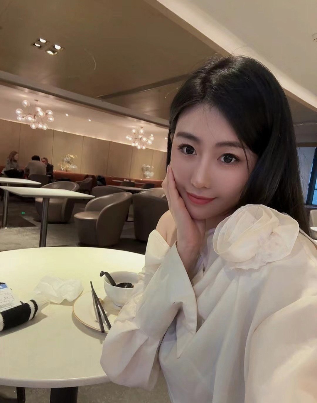 上海 编号：393516 (点击复制)
➡️ 