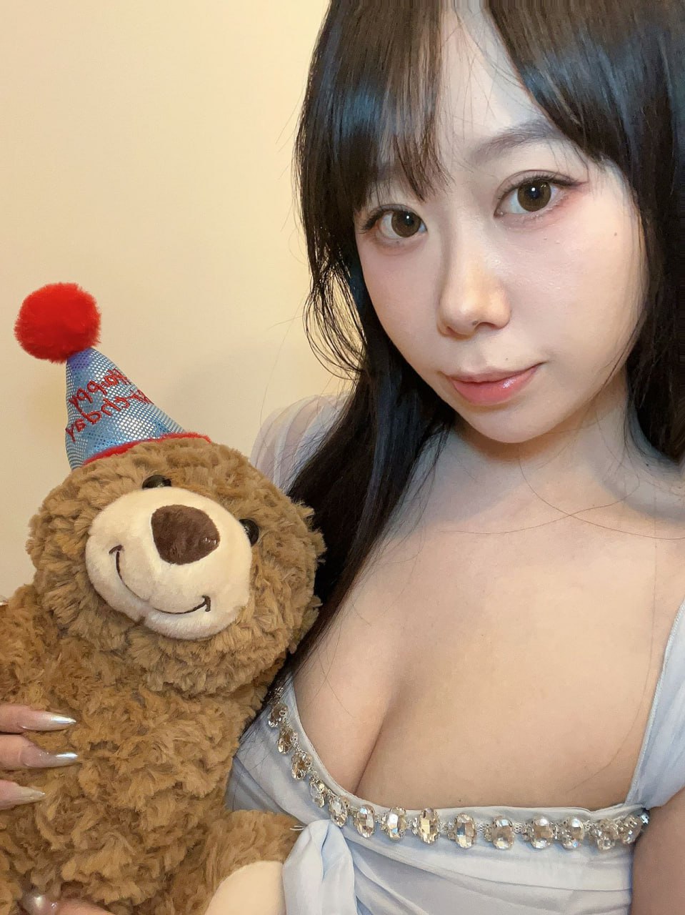 上海 编号：283604 (点击复制)
➡️ 