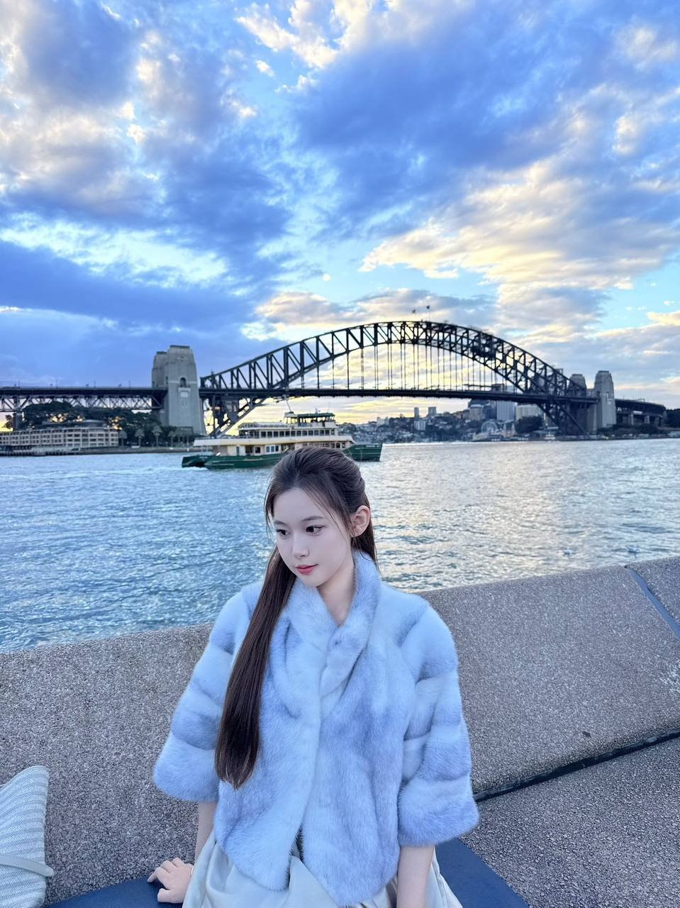上海 编号： 925685 （260904）
