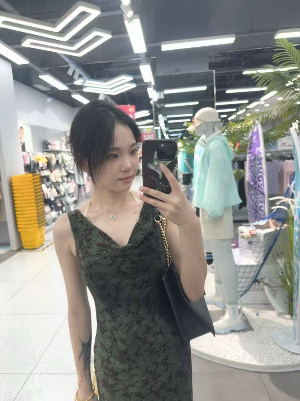 四川 成都 编号：565715 (点击复制)
➡️ 
