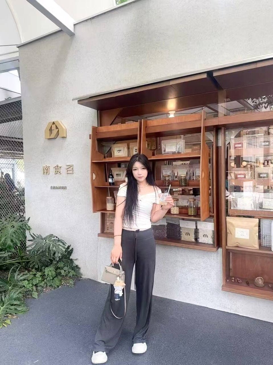 四川 成都 编号：157609 (点击复制)
➡️ 