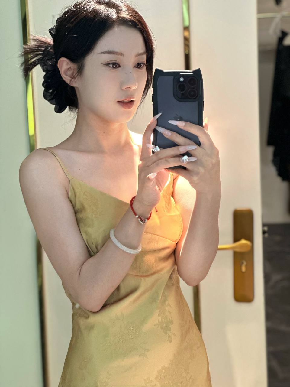新疆 伊犁 编号：594108 (点击复制)
➡️ 