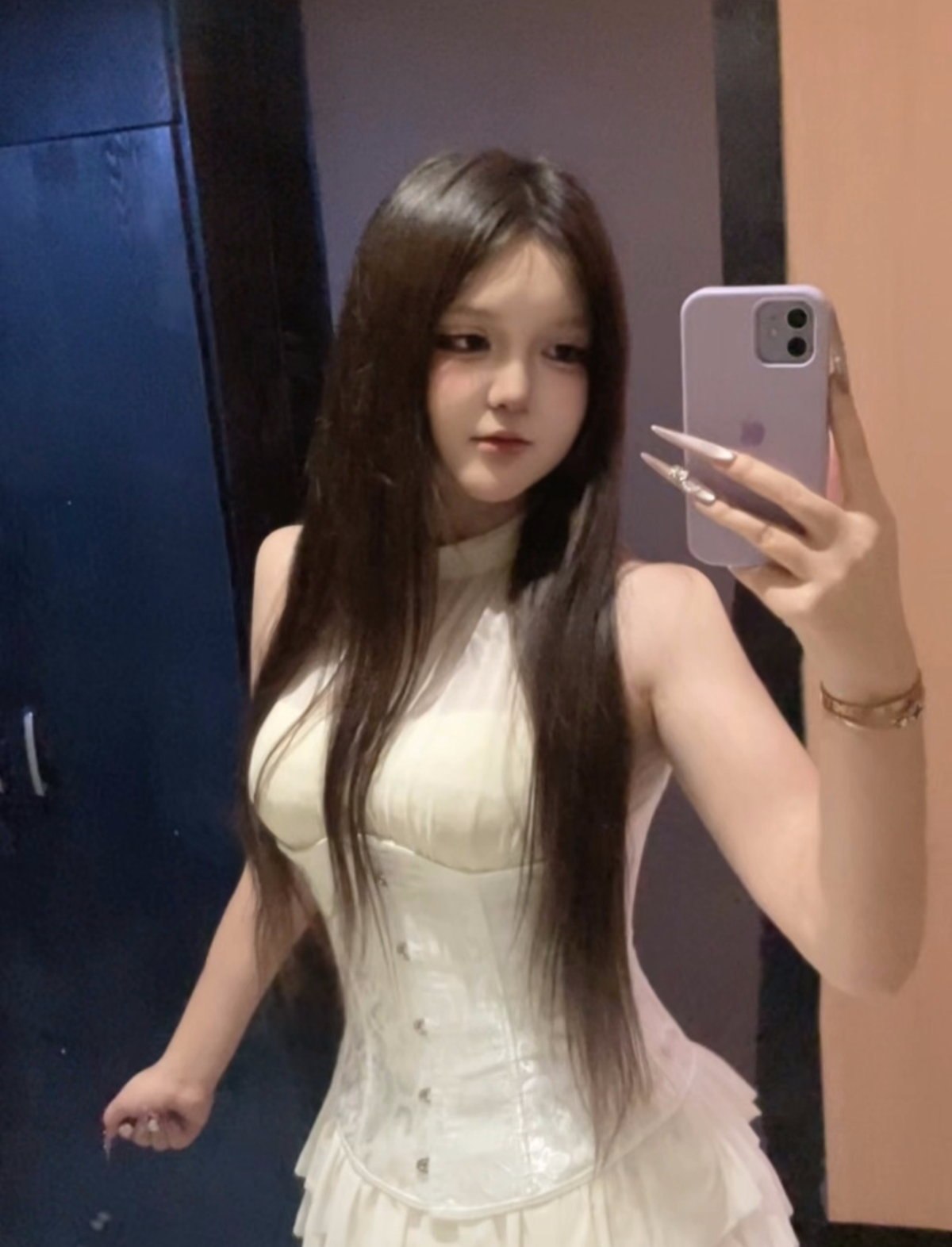 新疆 伊犁 编号：899935 (点击复制)
➡️ 