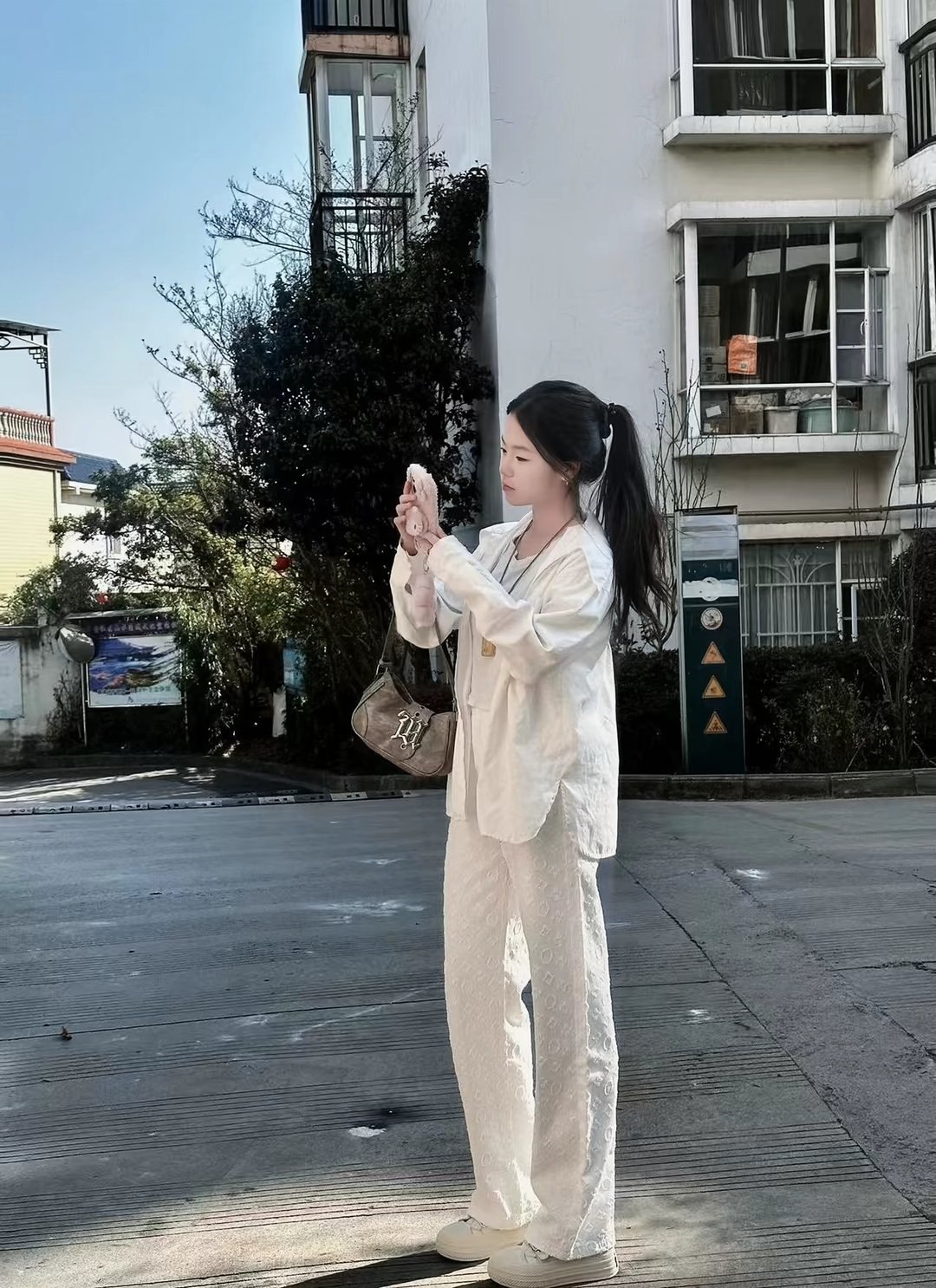 云南 昆明 编号：859330 (点击复制)
➡️ 
