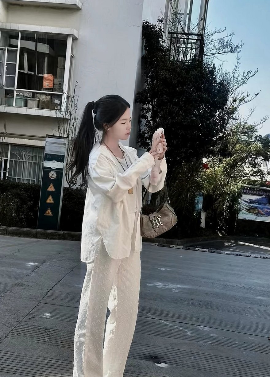 云南 昆明 编号：075706 (点击复制)
➡️ 